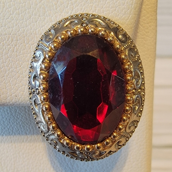 B12 Vintage Red Stone Pierced Earrings - Picture 2 of 2